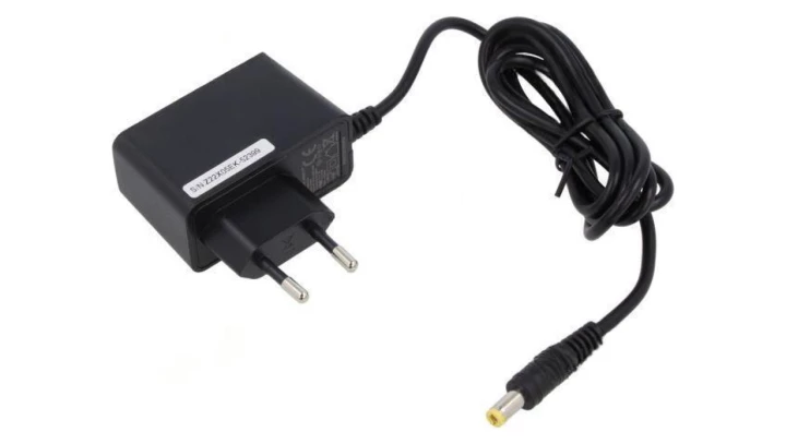 Qoltec Zasilacz wtyczkowy PREMIUM 10W 5V 2A 5.5*2.5