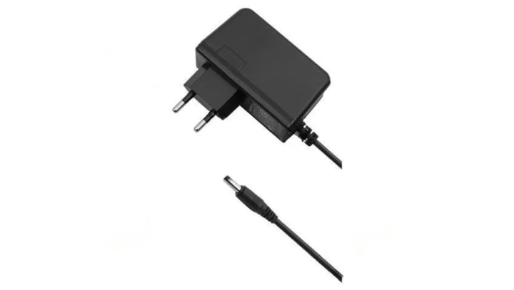 Qoltec Zasilacz wtyczkowy 15W 5V 3A 4.0*1.35