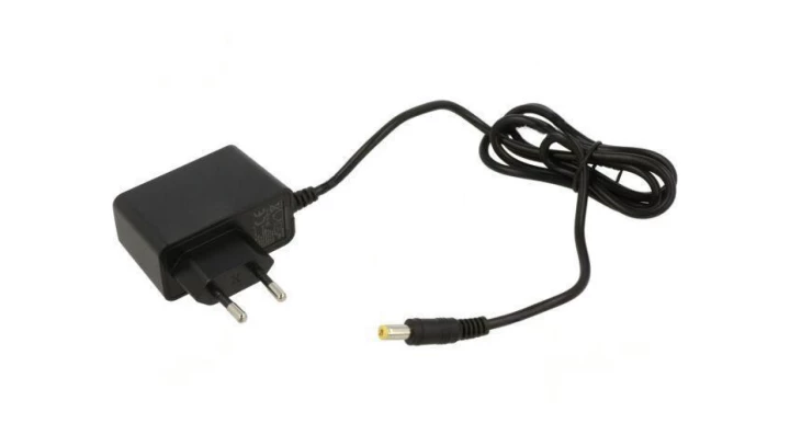 Qoltec Zasilacz wtyczkowy PREMIUM 15W 15V 1A 5.5*2.5