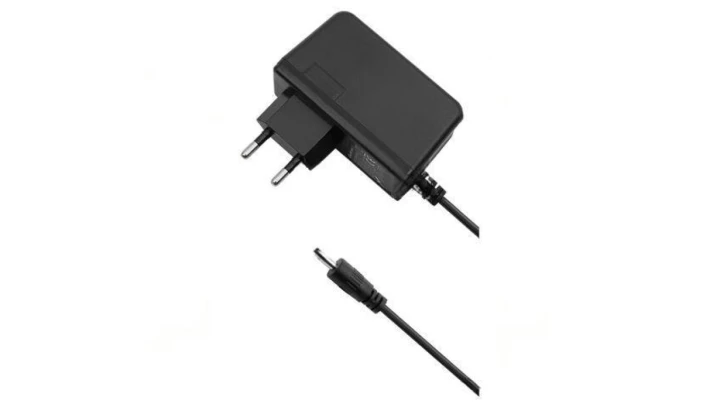 Qoltec Zasilacz wtyczkowy 15W 5V 3A 3.5*1.35