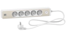 Odace Przedłużacz 5 gniazdowy z łącznikiem 2x USB, 1,5m biały+drewno Nordic ST935U1WC