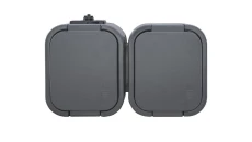 B2 Gniazdo podwójne 2P+Z SCHUKO bryzgoodporne z klapką w kolorze wyrobu IP54 szary 00060278