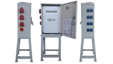 Rozdzielnica elektryczna budowlana na stojaku + dźwignia ręczna (8x2P+Z, 2x16A/5P, 1x32A/5P) RB40x60-K63-00128Z-P0-RG63A