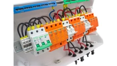 Rozdzielnica hermetyczna fotowoltaiczna DC z wyposażeniem AC/DC 1000V 2 stringi + wkładki 10x38 MC4 ogranicznik